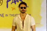 Too hot to handle! Tiger Shroff in all white at Sitaare Zameen Par’ screening