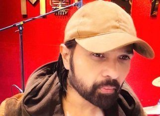 Himesh Reshammiya shuts down trolls live on stage in Delhi concert: “Naak se gau ya galey se?”