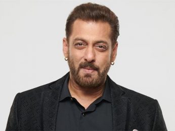 Salman Khan reveals why he enclosed his iconic balcony with bulletproof glass; says, “I would find people sleeping there…” Salman Khan reveals why he enclosed his iconic balcony with bulletproof glass; says, “I would find people sleeping there…”