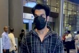 How cool is Rajkummar Rao’s airport look