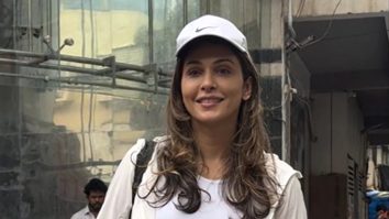 Isha Koppikar’s sweet chit chat with paps post gym
