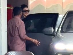 Jacqueline Fernandez wave to the paps