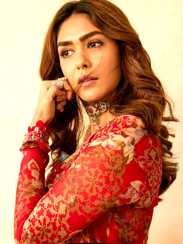 mrunal thakur 2 185
