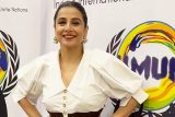 Oh so gorgeous! Vidya Balan in a black n white dress