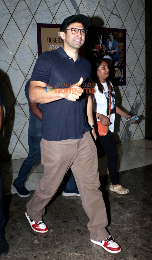 photos aditya roy kapur snapped in andheri 3 6