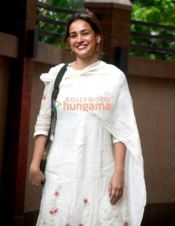 photos aisha sharma spotted outside her residence in bandra 4