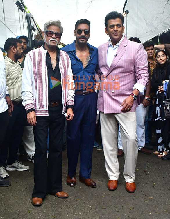 photos ajay devgn mrunal thakur ravi kishan and others snapped promoting son of sardaar 2 on the sets of the kapil sharma show 3