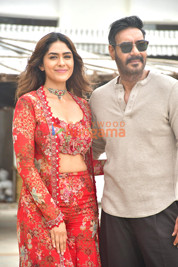 photos ajay devgn and mrunal thakur snapped promoting son of sardaar 2 5