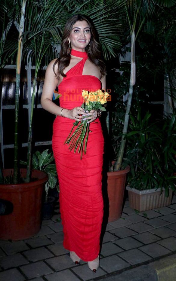 Photos: Akanksha Puri snapped in Juhu Photos: Akanksha Puri snapped in Juhu