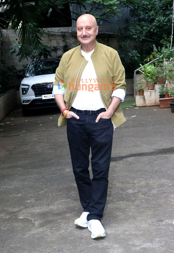photos anupam kher shubhangi and karan tacker snapped promoting their film tanvi the great 5