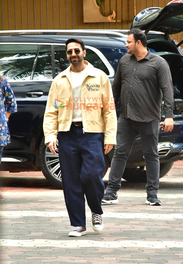 photos ayushmann khurrana snapped in andheri 4 2