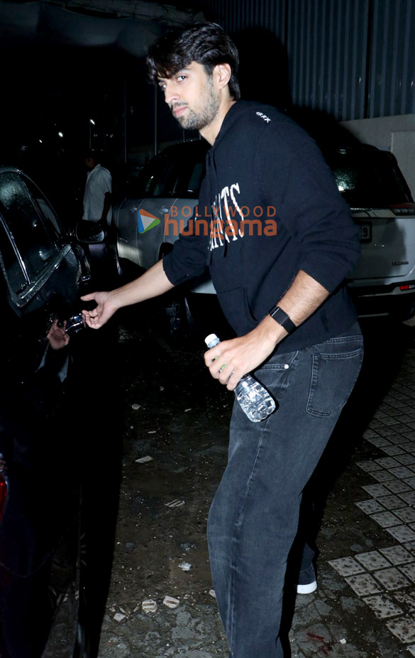 photos bobby deol spotted with son at juhu pvr 5