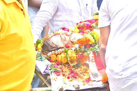 photos celebs snapped at the funeral of the late dheeraj kumar 2 2