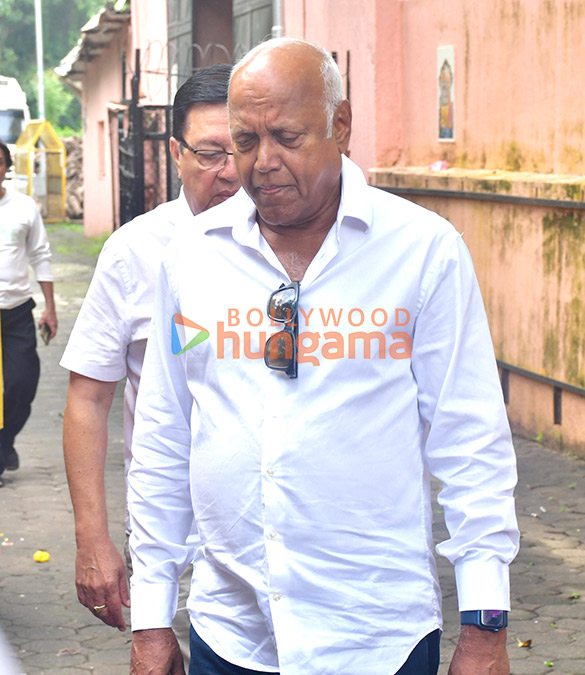 photos celebs snapped at the funeral of the late dheeraj kumar 3 2