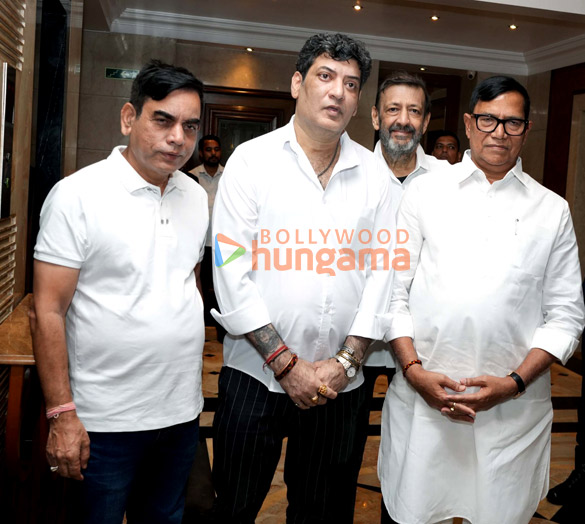 photos deepak parashar jackie shroff poonam dhillon hema malini and others pay tribute to dheeraj kumar 12