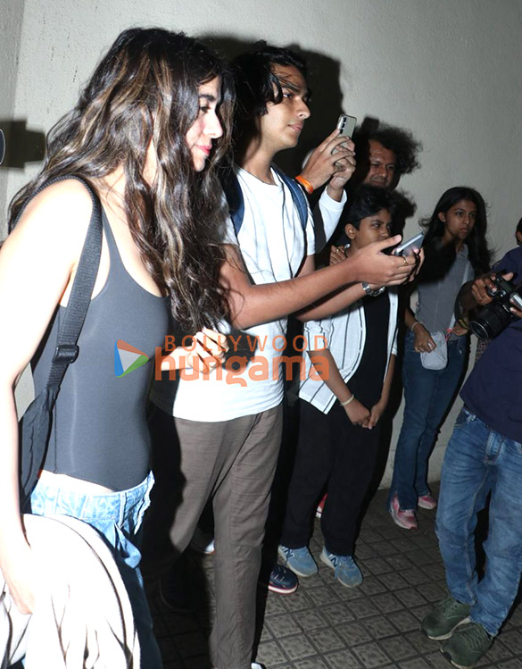 photos hrithik roshan spotted with saba azad at juhu pvr 6