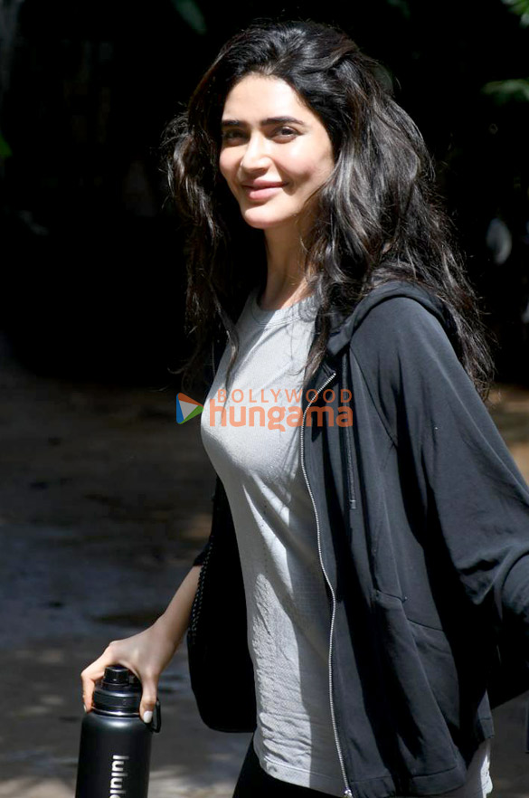 photos karishma tanna and varun bangera snapped outside a gym in bandra 5