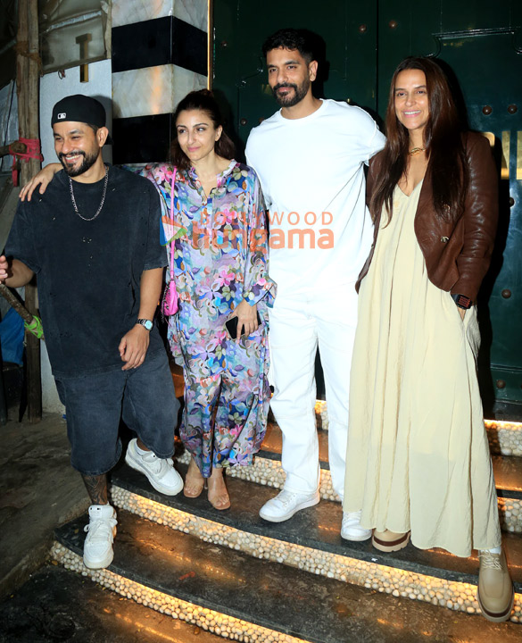 photos kunal kemmu soha ali khan neha dhupia and angad bedi snapped at torii restaurant in bandra 4