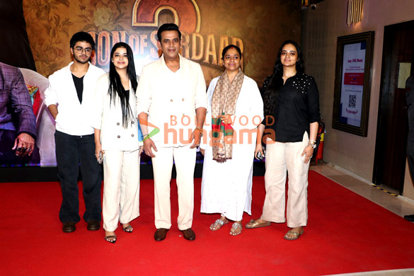 photos mrunal thakur roshni walia chunky panday and others grace the premiere of son of sardaar 2 1011 4