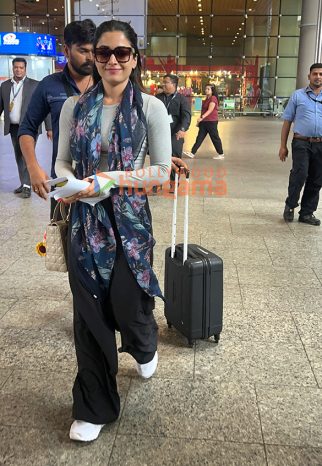 Photos: Rashmika Mandanna, Anupam Kher, Shubhangi and others snapped at the airport