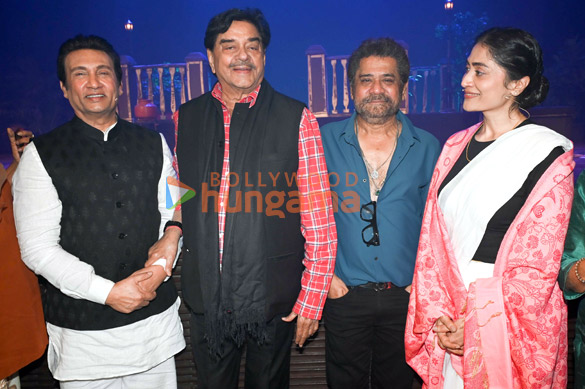 photos shekhar suman geetika tyagi shatrughan sinha anees bazmee and others snapped attending the upcoming play ek mulaqat 1