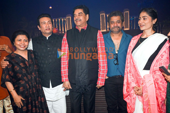photos shekhar suman geetika tyagi shatrughan sinha anees bazmee and others snapped attending the upcoming play ek mulaqat 4