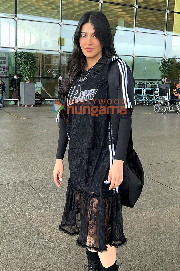 Photos: Shruti Haasan and Orhan Awatramani snapped at the airport Photos: Shruti Haasan and Orhan Awatramani snapped at the airport
