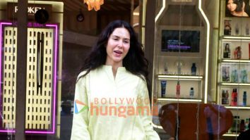 Photos: Sonam Bajwa snapped outside a salon in Khar