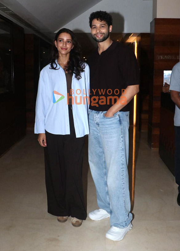photos triptii dimri and siddhant chaturvedi in bandra 3