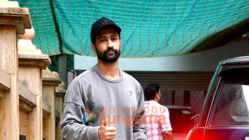 Photos: Vicky Kaushal snapped in Khar