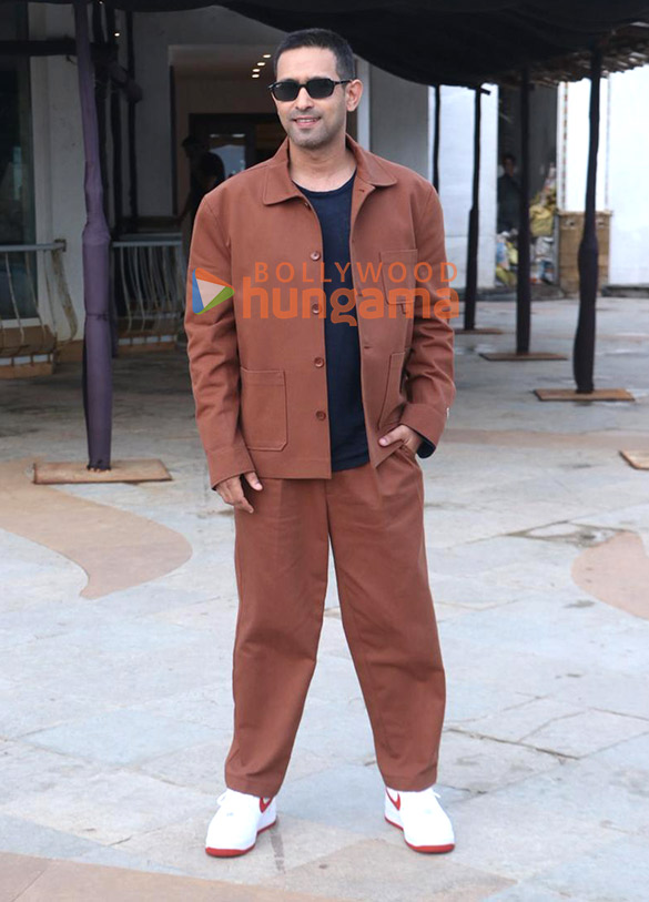 photos vikrant massey and shanaya kapoor snapped promoting aankhon ki gustaakhiyan at sun n sand in juhu 2