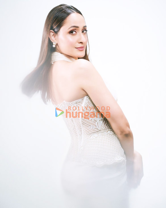 pragya jaiswal 11 5