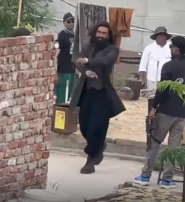 Ranveer Singh’s Dhurandhar shoot sparks confusion over Pakistan flag in Ludhiana