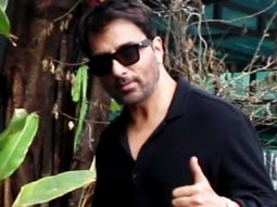 Sonu Sood looks dashing in black