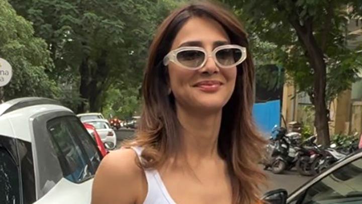 Vaani Kapoor papped on a lunch date with her mom