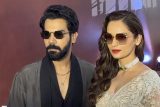 Maalik duo Rajkummar Rao & Manushi Chhillar pose together for media