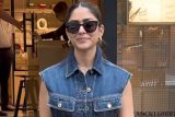 Mrunal Thakur slays the bosy denim look with shades
