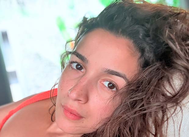 Alia Bhatt radiates natural glow in sun-kissed no-makeup selfies on beach getaway; see pics