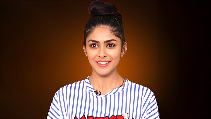 Mrunal Thakur: “If someone hacks my phone they will find…” | Star Tech