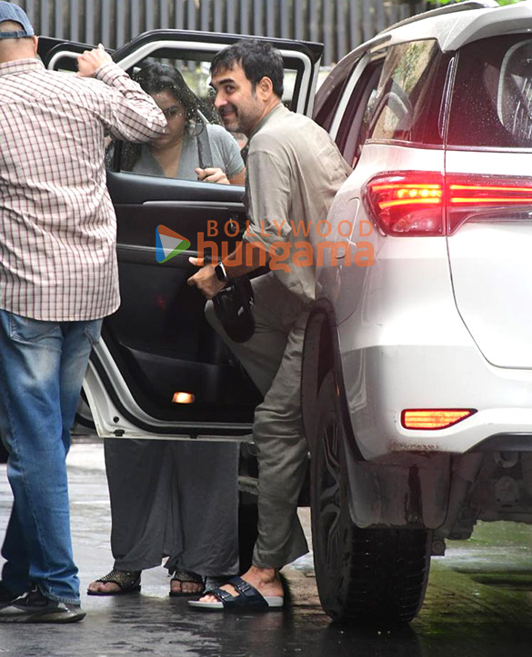 pankaj snapped at excel entertainments office in bandra 6