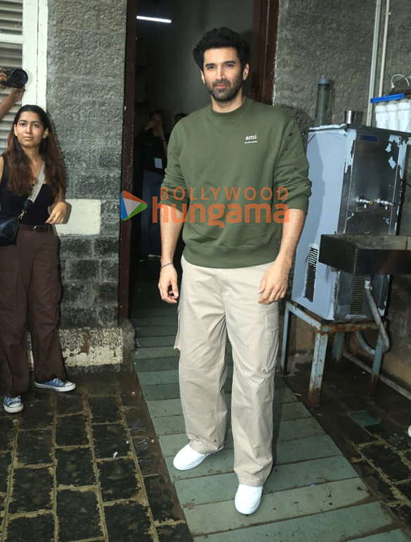 Photos: Aditya Roy Kapur snapped in Town Photos: Aditya Roy Kapur snapped in Town