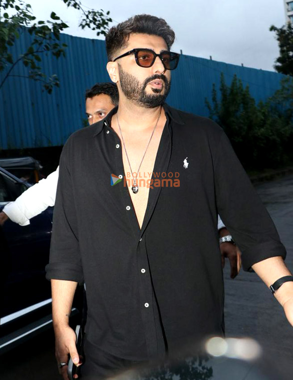 Photos: Arjun Kapoor, Sangeeta Bijlani and Wardha Nadiadwala snapped at Juhu PVR Photos: Arjun Kapoor, Sangeeta Bijlani and Wardha Nadiadwala snapped at Juhu PVR