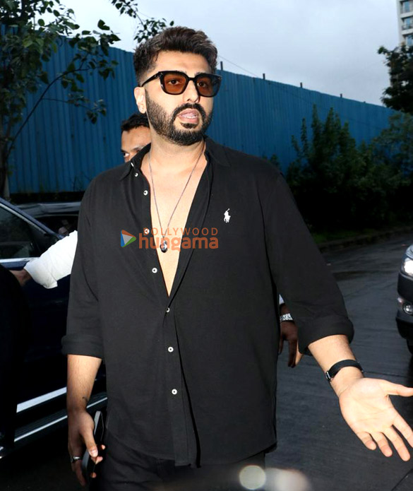 photos arjun kapoor sangeeta bijlani and wardha nadiadwala snapped at juhu pvr 4