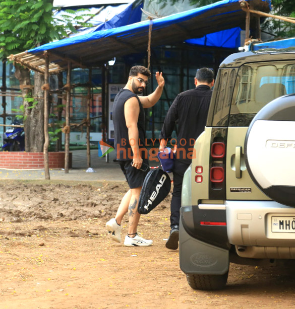 photos arjun kapoor snapped in bandra 2 2