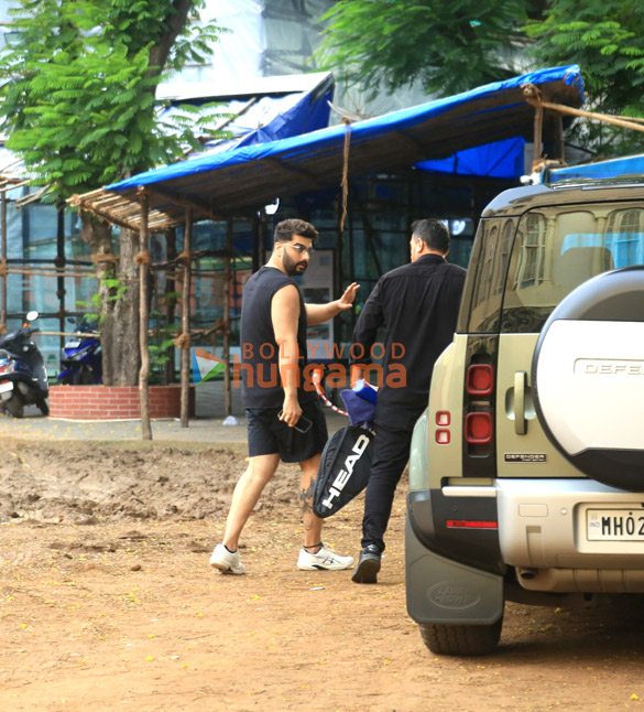 photos arjun kapoor snapped in bandra 3 2