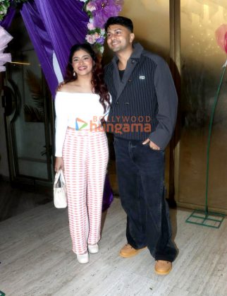 Photos: Awez Darbar, Nagma Mirajkar and others grace Gauahar Khan’s baby shower ceremony Photos: Awez Darbar, Nagma Mirajkar and others grace Gauahar Khan’s baby shower ceremony