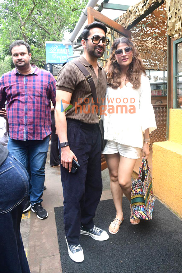 photos ayushmann khurrana snapped with wife tahira kashyap outside a restaurant in bandra 2
