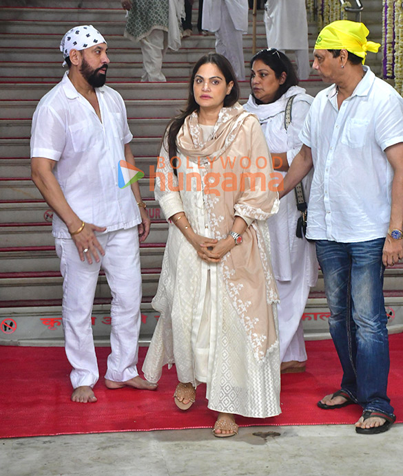 photos bobby deol daisy shah and others attend late sundar singh jollys prayer meet 5