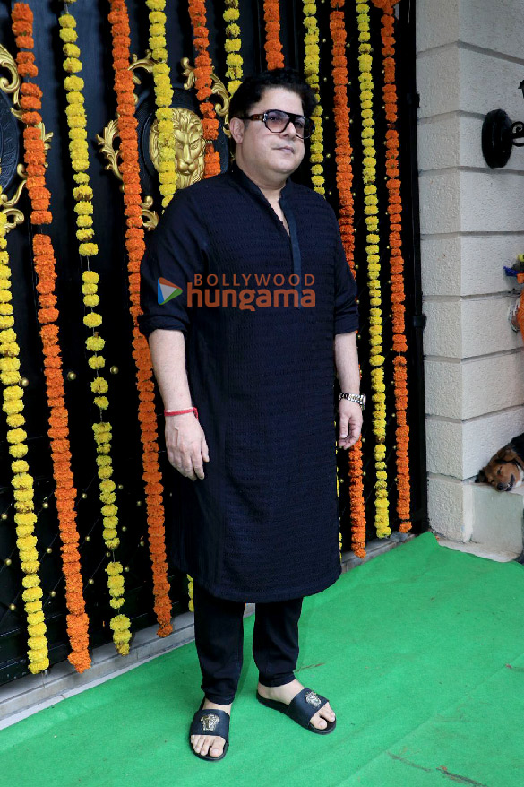 photos celebs grace ektaa r kapoors ganesh chaturthi celebrations 4 4