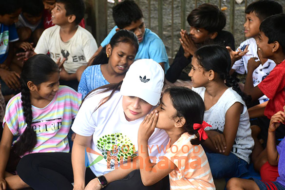 photos dia mirza joins children to promote a noble cause 4